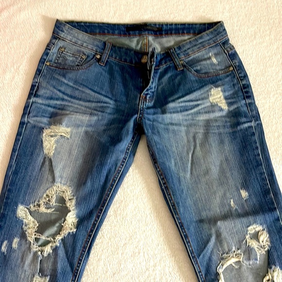 Straight leg blue women’s jeans Ripped knee wide leg blue Jeans size 31 no tags - Picture 5 of 11